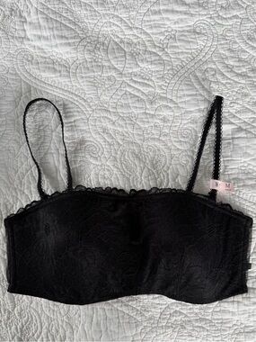 Victoria’s Secret Black Lace Bandeau Bralette with Adjustable Straps - M